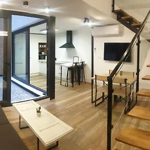 precioso-apartamento-con-patio.es-andalucia.com/