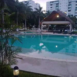 Hermoso Departamento En Con Alberca Cancún
